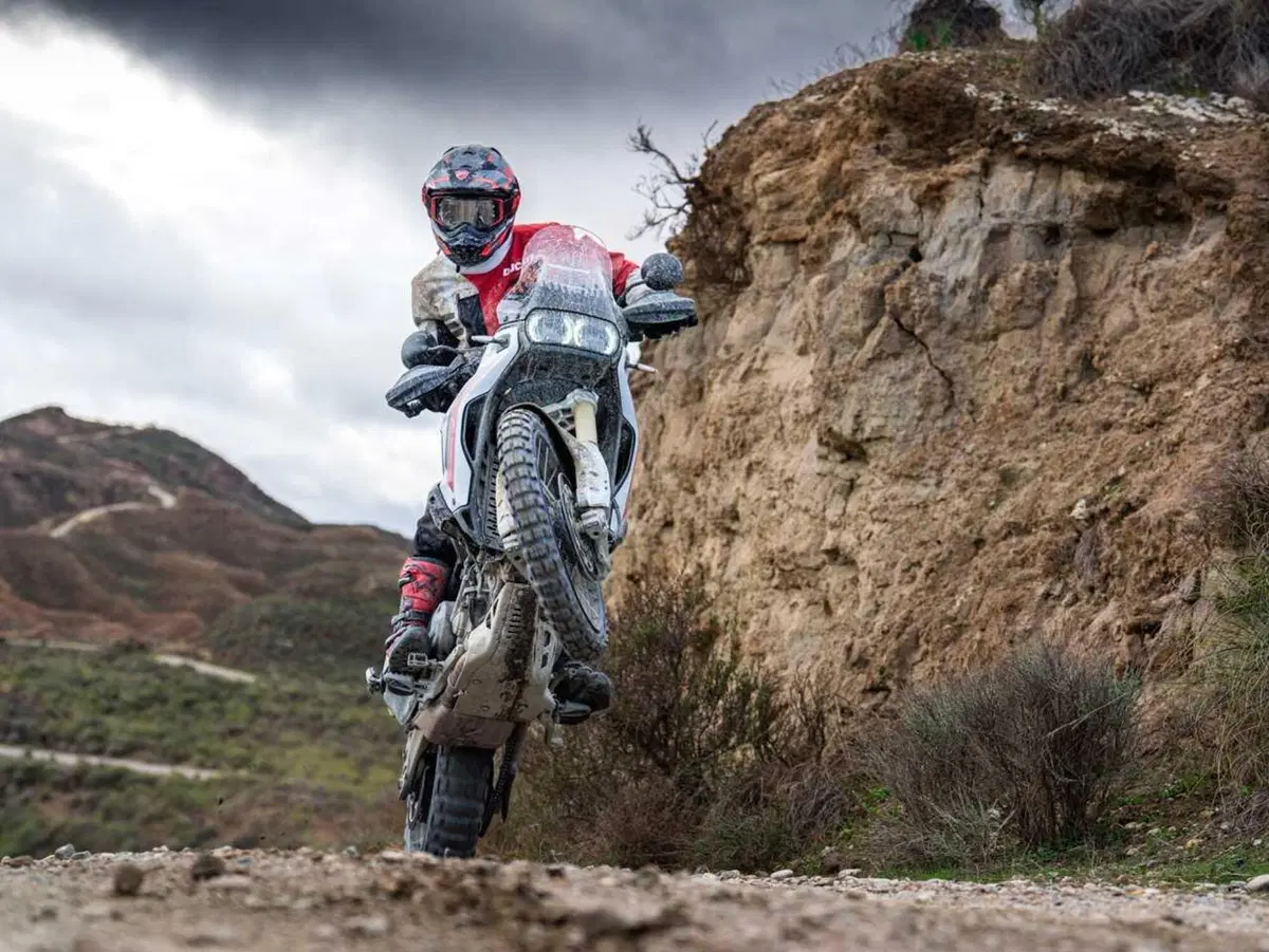 Ducati DesertX 2026: è tutta nuova! Com'è fatta e come cambia la adventure bolognese (117)