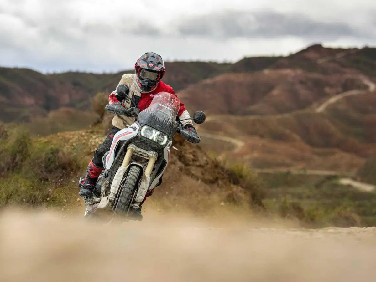 Ducati DesertX 2026: è tutta nuova! Com'è fatta e come cambia la adventure bolognese (118)