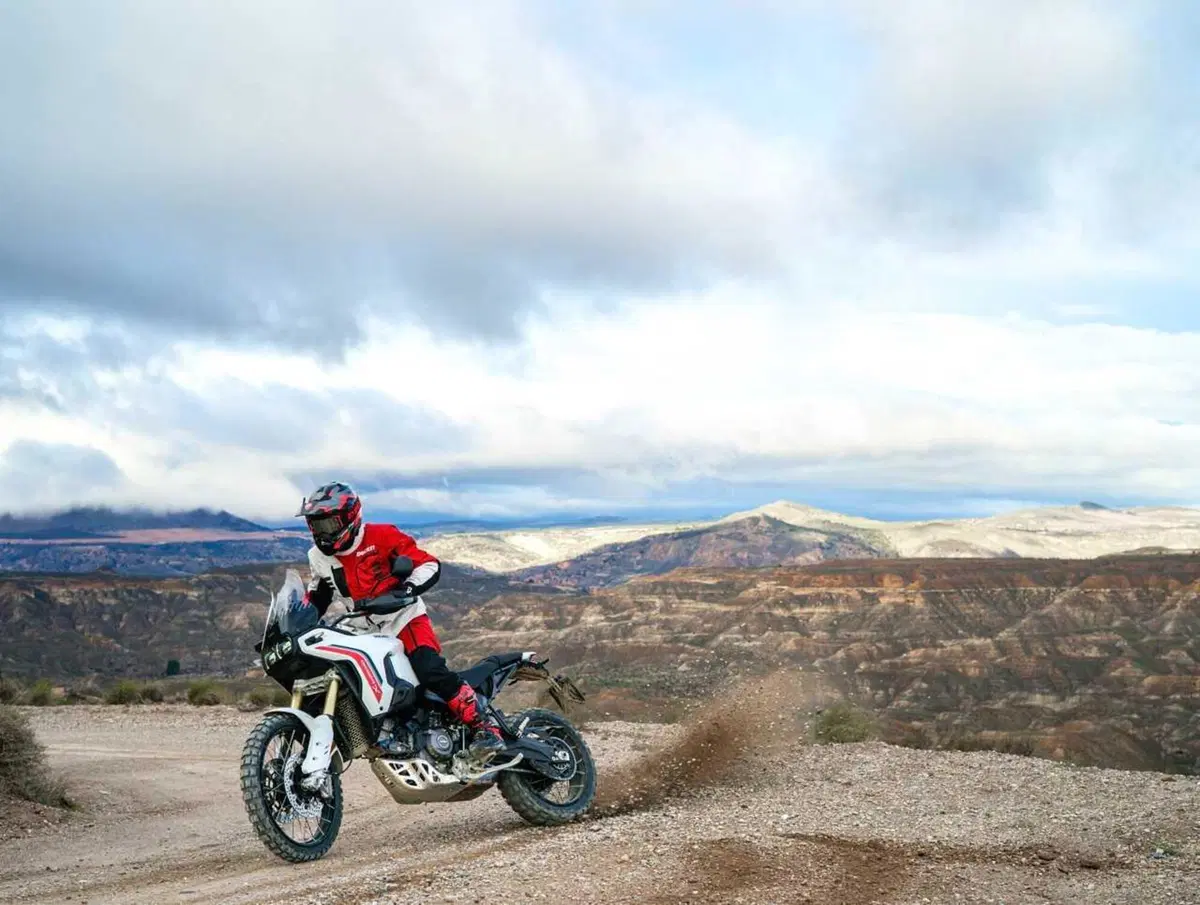 Ducati DesertX 2026: è tutta nuova! Com'è fatta e come cambia la adventure bolognese (123)