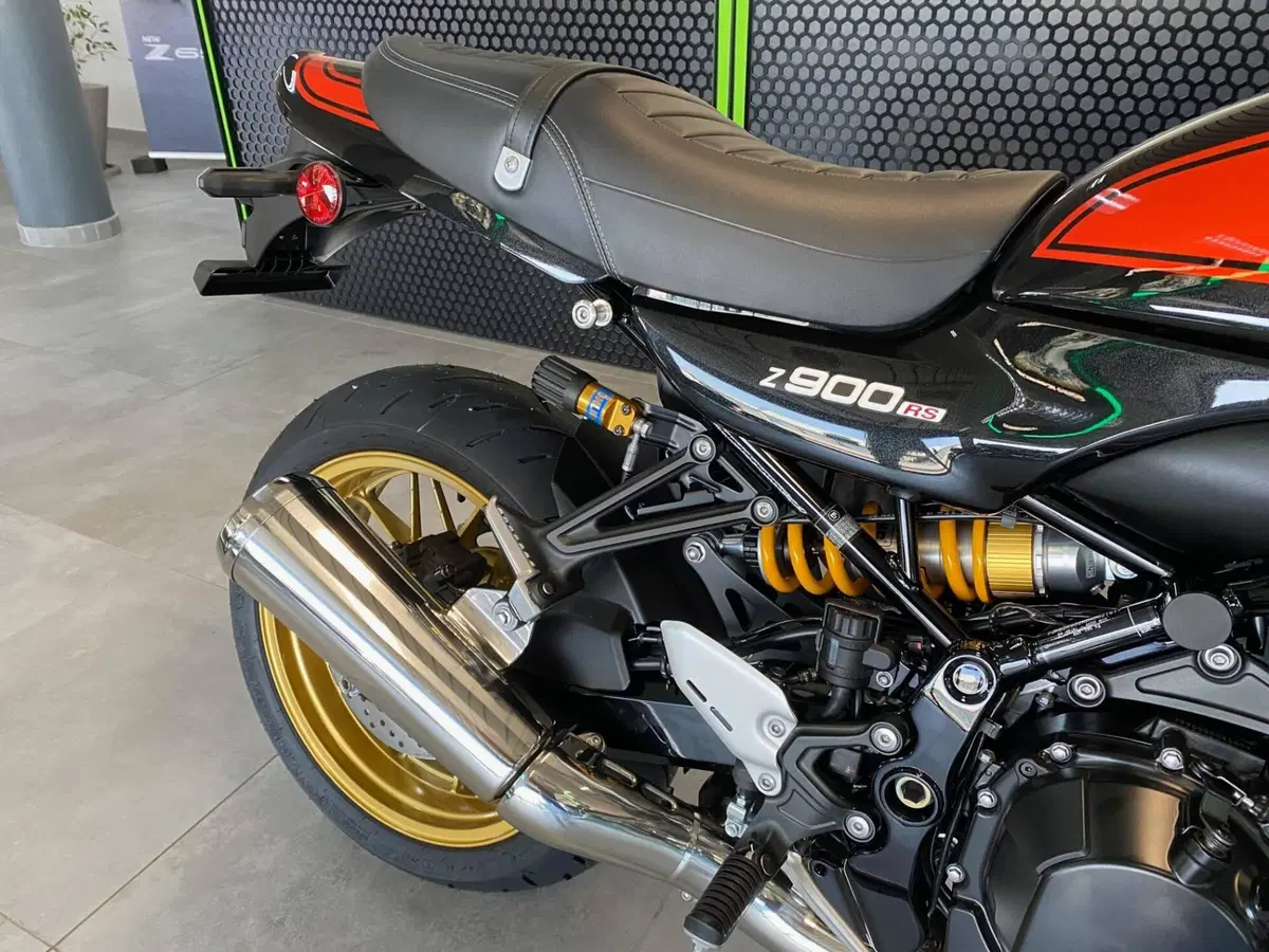 Kawasaki Z 900 RS SE (2026) (3)