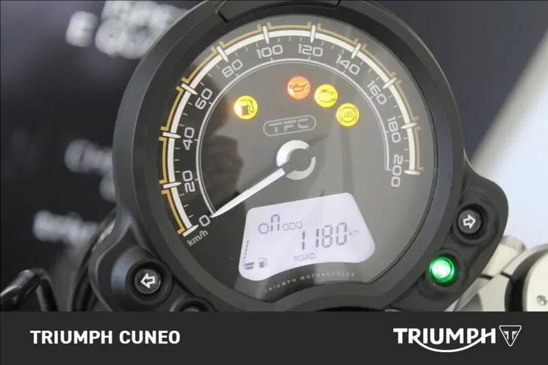 Triumph Bonneville Bobber TFC (2025) (11)