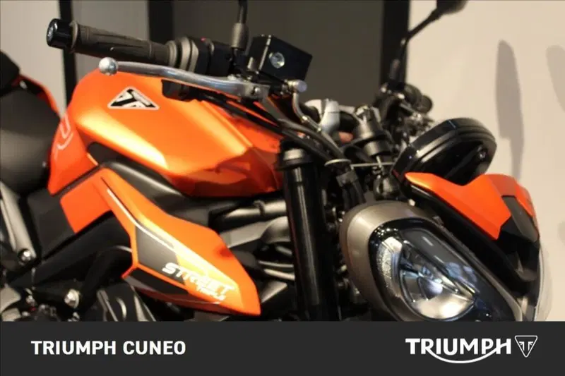 Triumph Street Triple 765 R A2 (2024 - 26) (10)