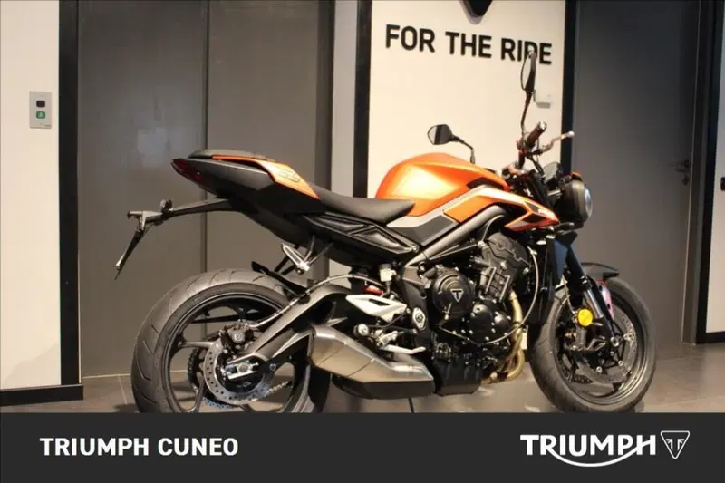 Triumph Street Triple 765 R A2 (2024 - 26) (8)