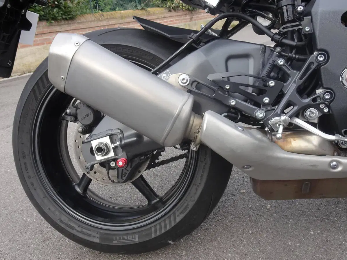 Yamaha MT-10 (2022 - 26) (10)