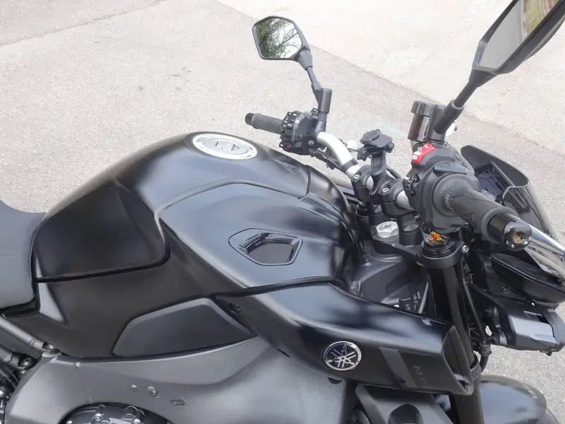 Yamaha MT-10 (2022 - 26) (11)