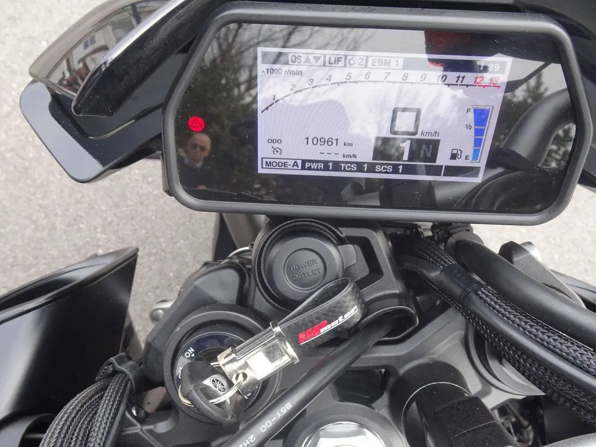 Yamaha MT-10 (2022 - 26) (19)