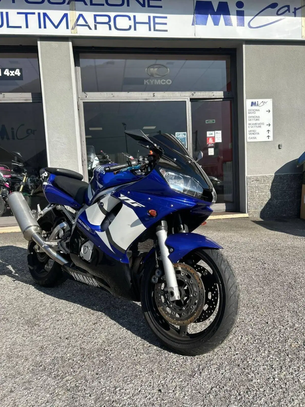 Yamaha YZF R6 (2001 - 02)