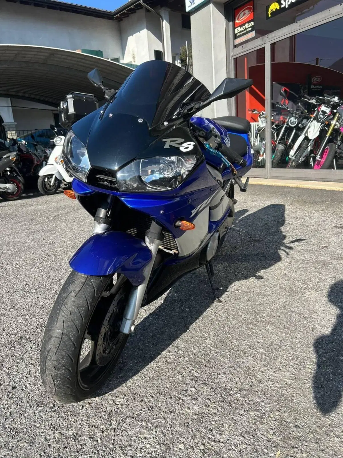 Yamaha YZF R6 (2001 - 02) (2)