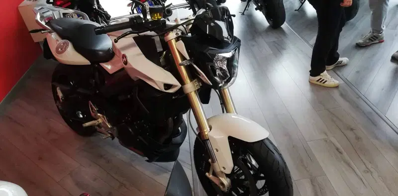 Bmw F 800 R (2017 - 20) (4)