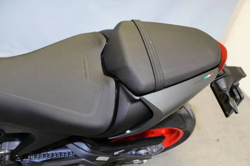 Ducati Monster 937 + (2021 - 25) (20)