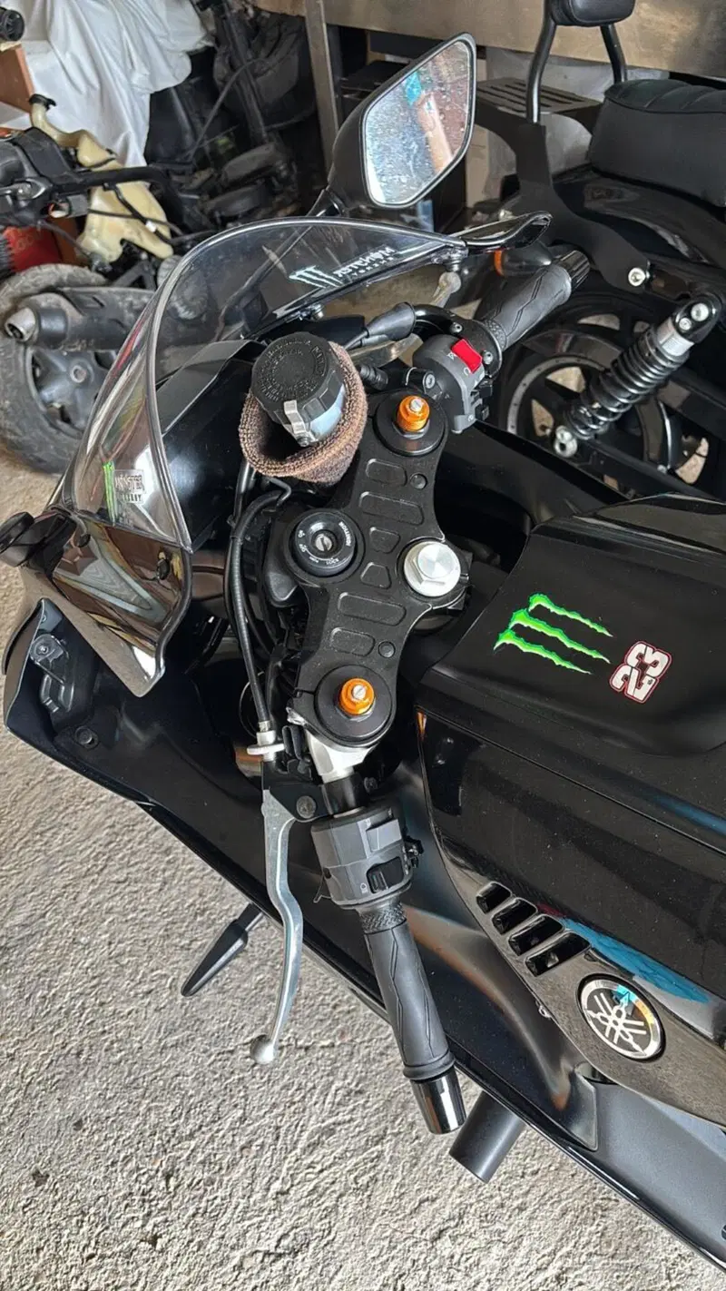 Yamaha YZF R7 (2021 - 25) (9)