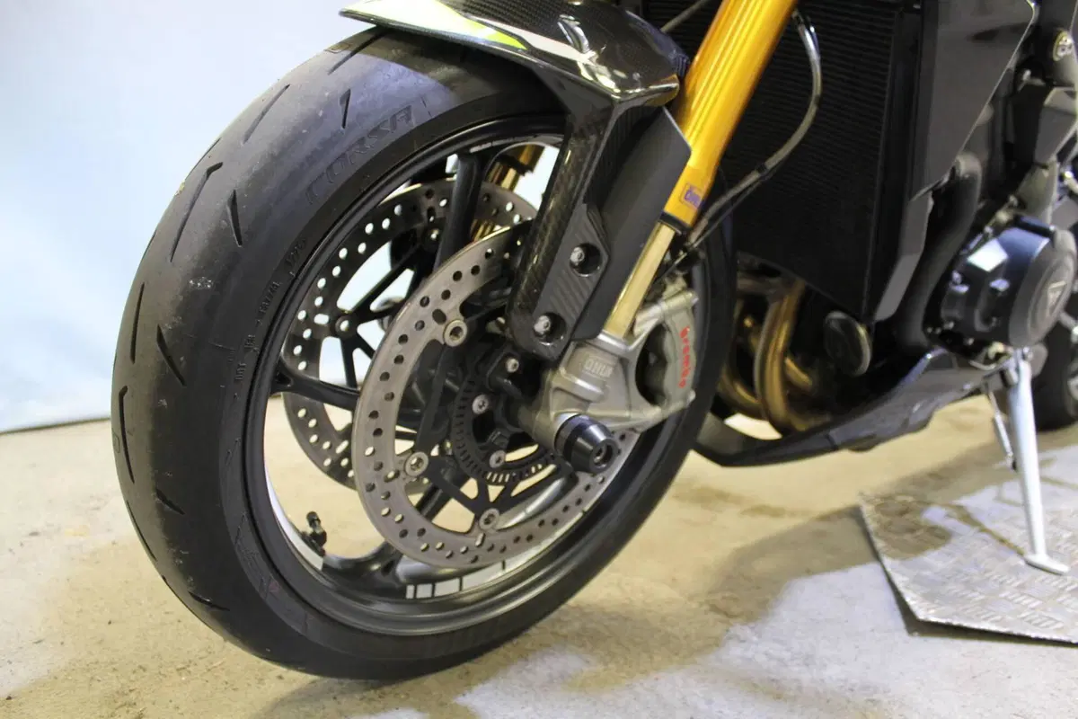 Triumph Street Triple 765 Moto2 Edition (2023 - 24) (16)