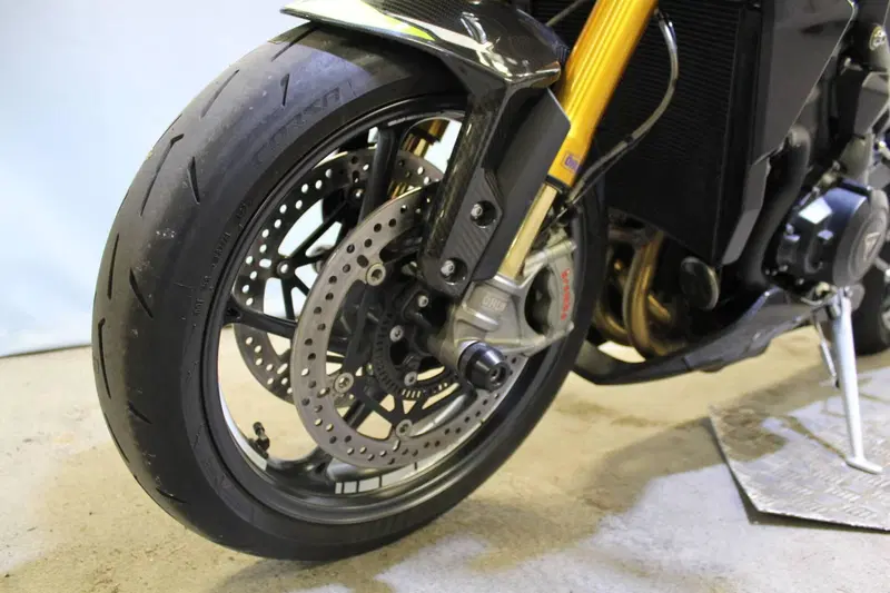 Triumph Street Triple 765 Moto2 Edition (2023 - 24) (16)