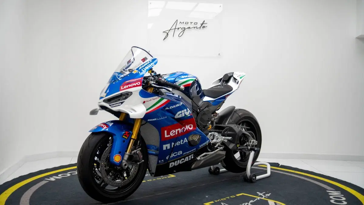 Ducati Panigale V4 Tricolore Italia (2025 - 26) (7)