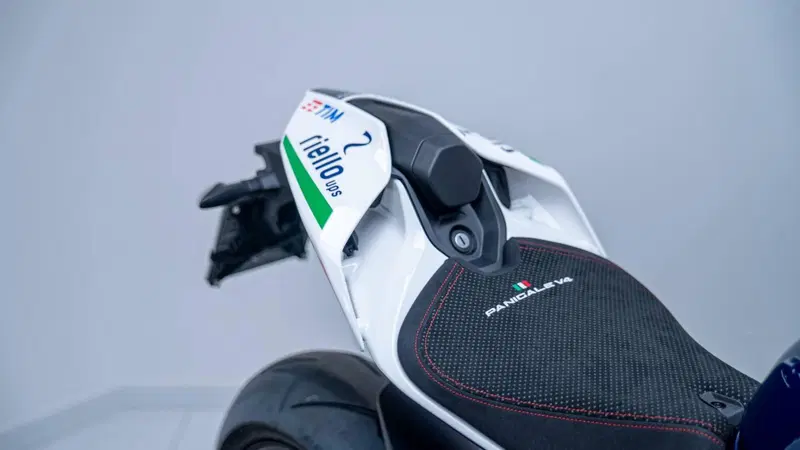 Ducati Panigale V4 Tricolore Italia (2025 - 26) (10)