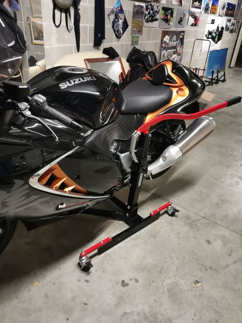 Suzuki GSX 1300 R Hayabusa (2021 - 24) (2)