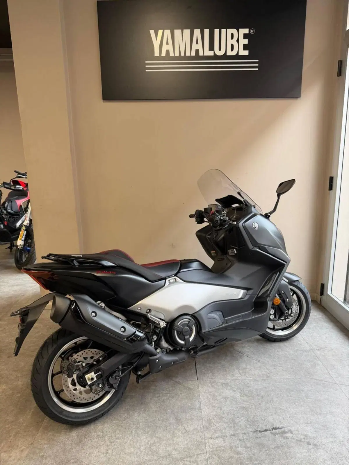 Yamaha T-Max 560 25th Anniversary (2026) (3)