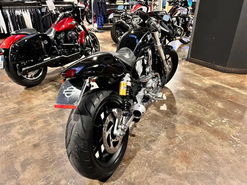 Harley-Davidson 1130 Street Rod (2006 - 07) - VRSCR (4)