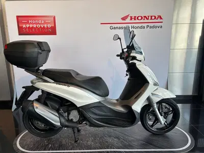 Piaggio Beverly 350 SportTouring ie ABS (2011 - 17) usata
