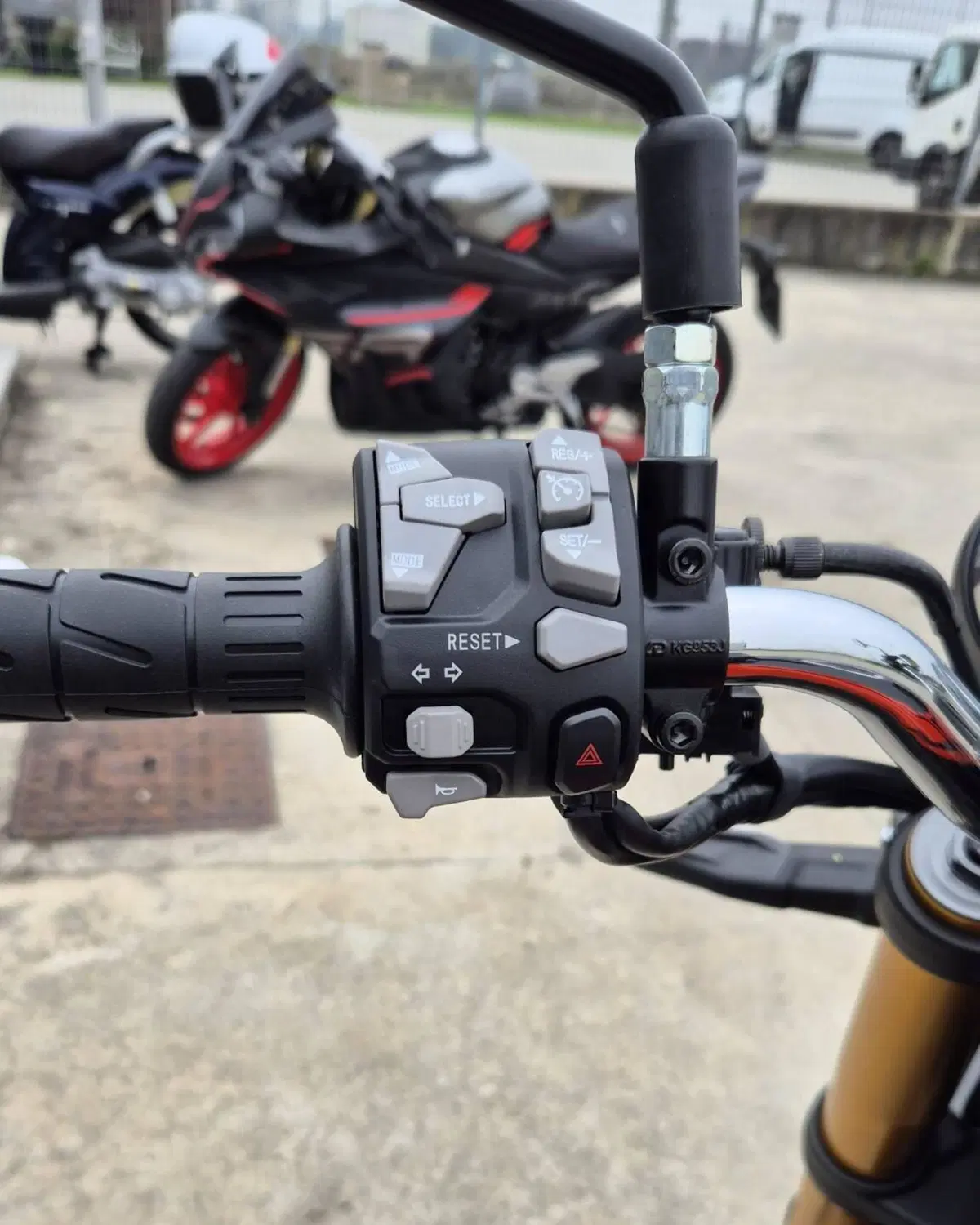 Kawasaki Z 900 RS SE (2026) (5)