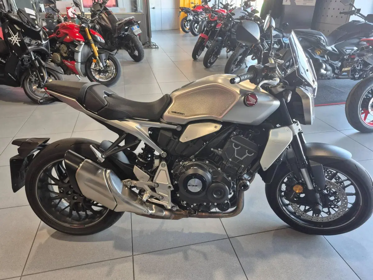 Honda CB 1000 R (2021 - 25)