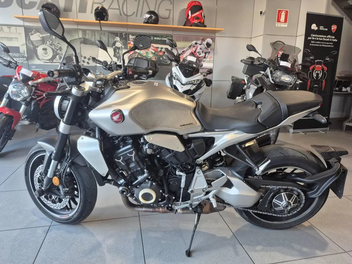 Honda CB 1000 R (2021 - 25) (4)