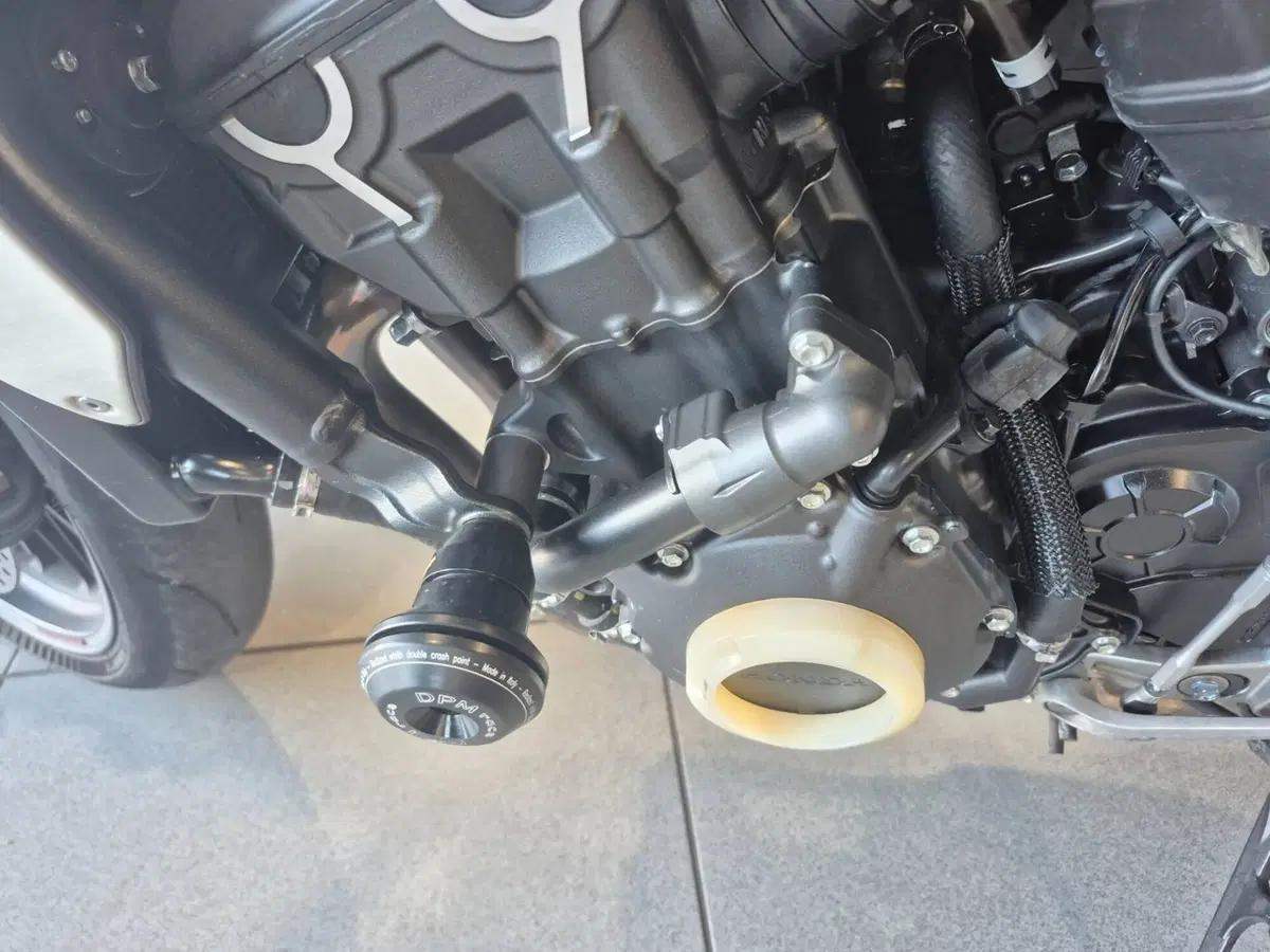 Honda CB 1000 R (2021 - 25) (5)