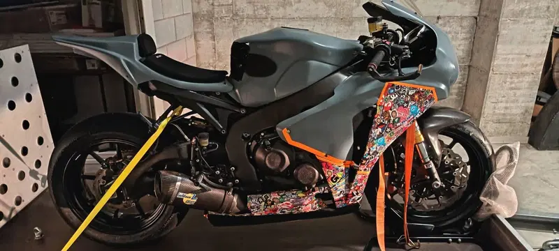 Honda CBR 1000 RR Fireblade (2008 - 11) (5)