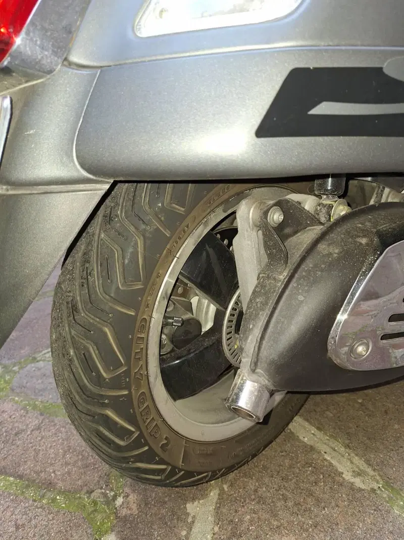 Vespa GTS 300 Super ABS (2014 - 16) (8)