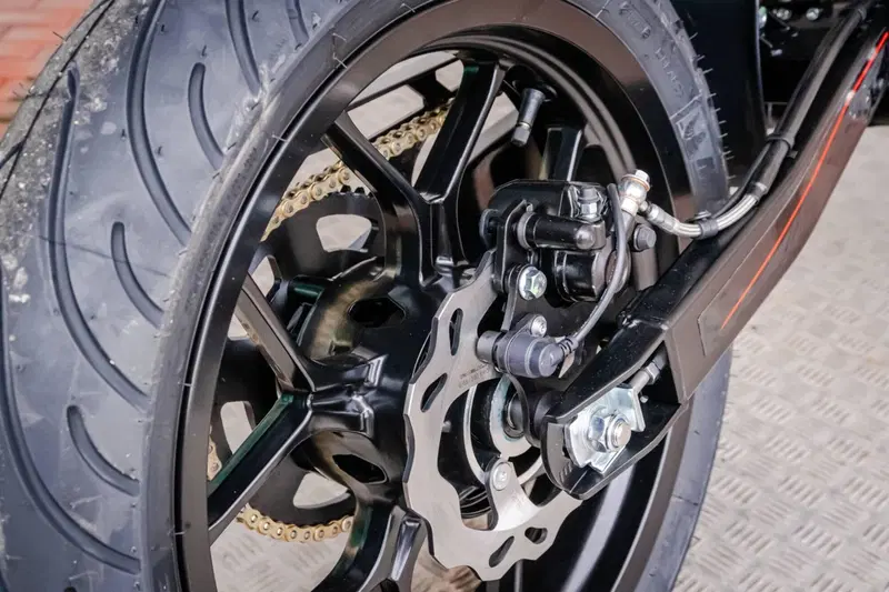 Rieju Marathon 125 Motard Europa (2026) (8)