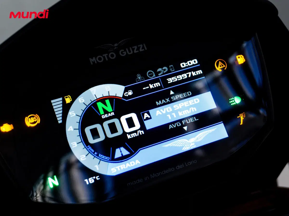 Moto Guzzi V85 TT Evocative Graphics (2021 - 23) (12)