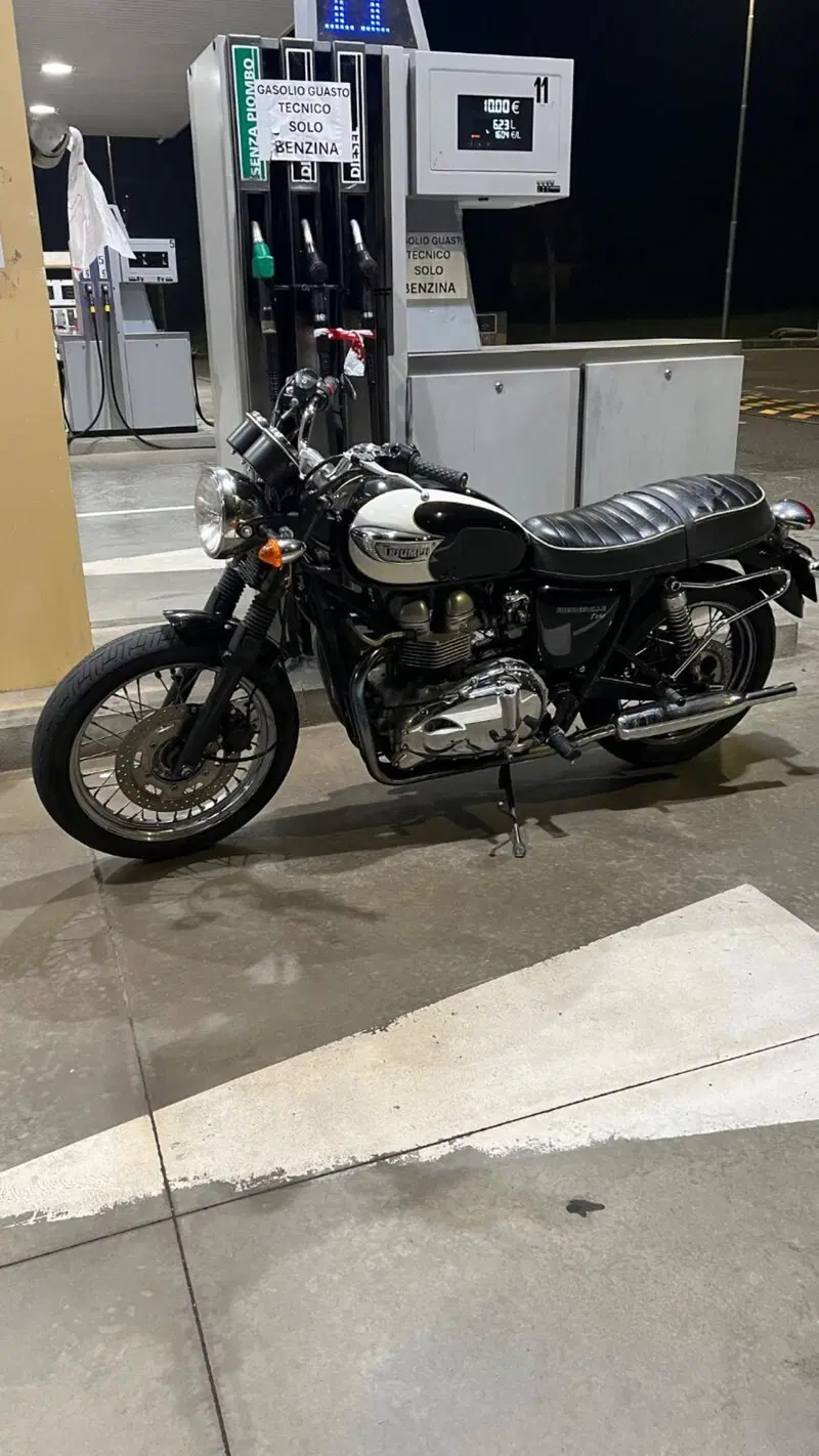 Triumph Bonneville T100 (2001 - 07)