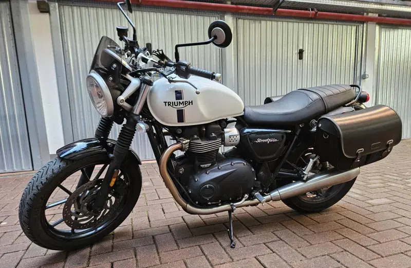 Triumph Street Twin 900 (2017 - 18) (3)