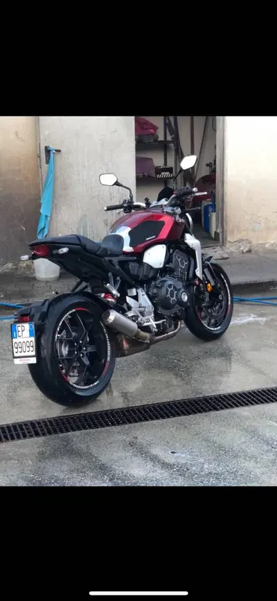 Honda CB 1000 R + Neo Sport Caf&egrave; (2019 - 20) usata