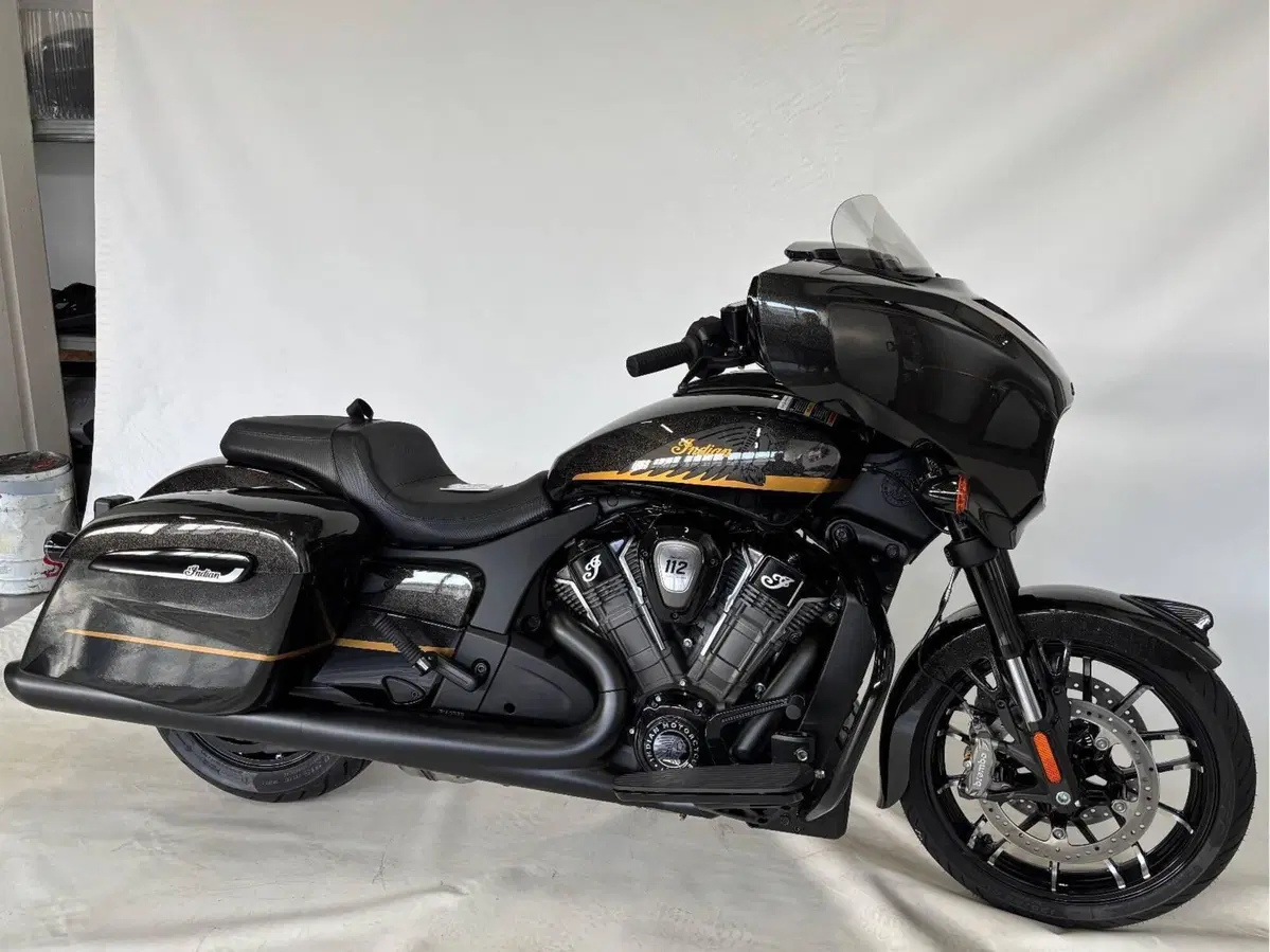 Indian Chieftain 1834 Powerplus Dark Horse (2025 - 26) (4)