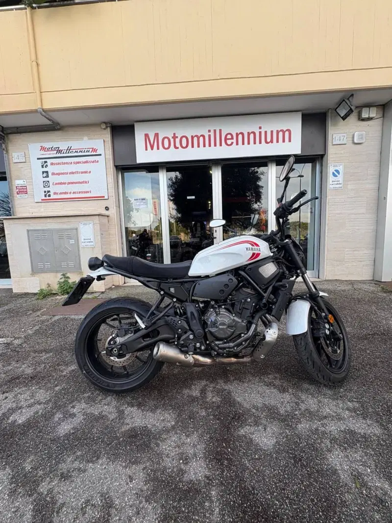 Yamaha XSR 700 (2022 - 26) (4)