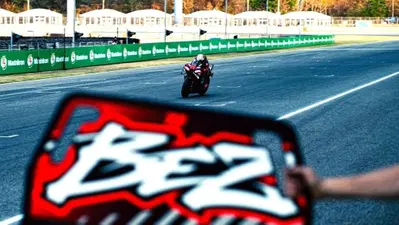 MotoGP 2026. GP di Thailandia. Pre-qualifiche: Marco Bezzecchi primo con record, poi Marc M&aacute;rquez, Pecco Bagnaia fuori dalla Q2! [RISULTATI e VIDEO]