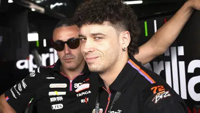 MotoGP 2026. GP di Thailandia. Marco Bezzecchi: "Sai che da sposati non si sta male?"