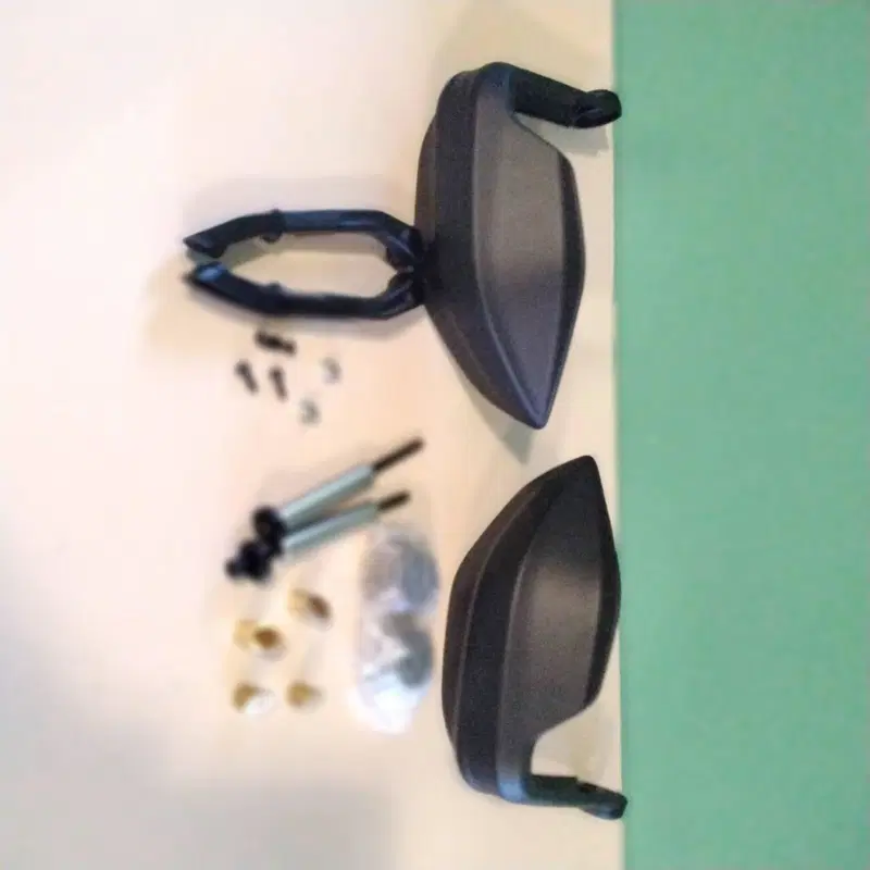 Kit paramani e specchi retrovisori nuovi Ducati (2)