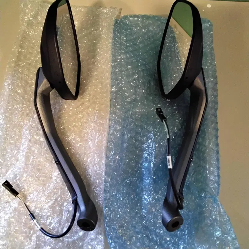 Kit paramani e specchi retrovisori nuovi Ducati (7)