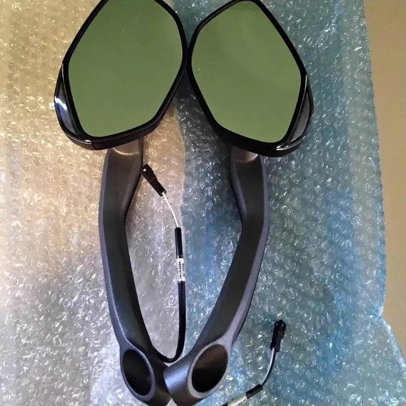 Kit paramani e specchi retrovisori nuovi Ducati (9)