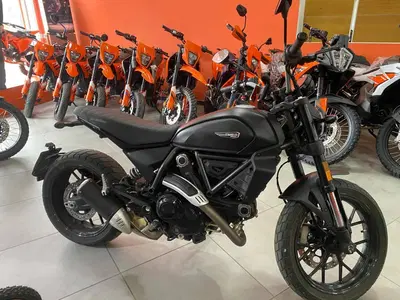 Ducati Scrambler 800 Icon Dark (2025 - 26) usata