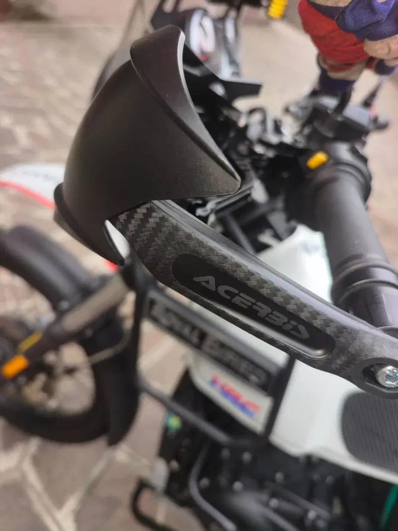 Royal Enfield Himalayan 411 (2017 - 20) (15)