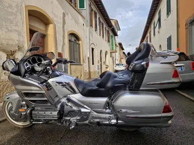 Honda GL 1800 Gold Wing (2000 - 05) usata