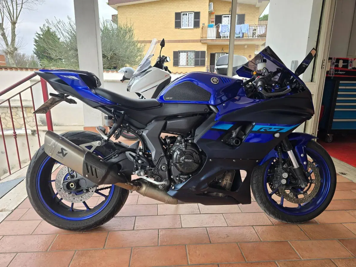 Yamaha YZF R7 (2021 - 25) (3)