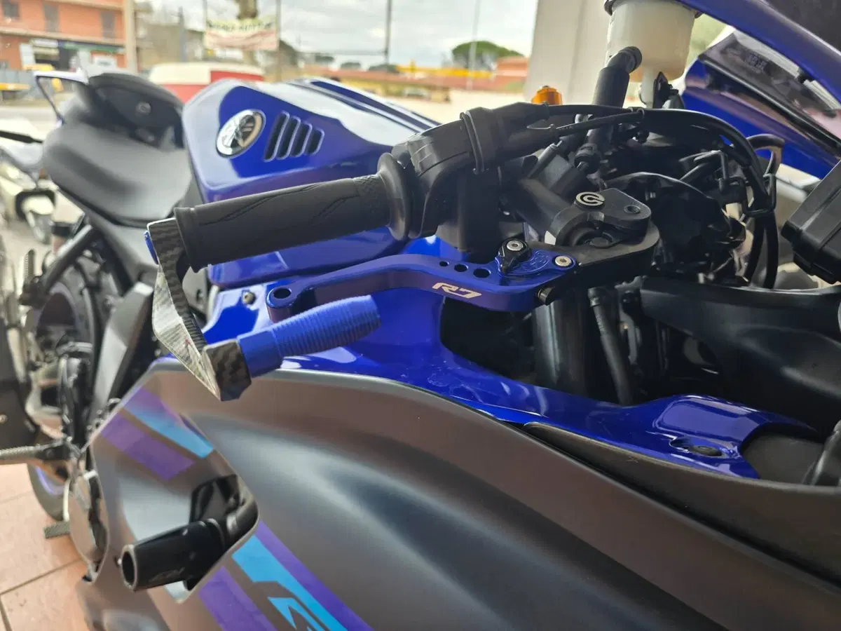 Yamaha YZF R7 (2021 - 25) (10)