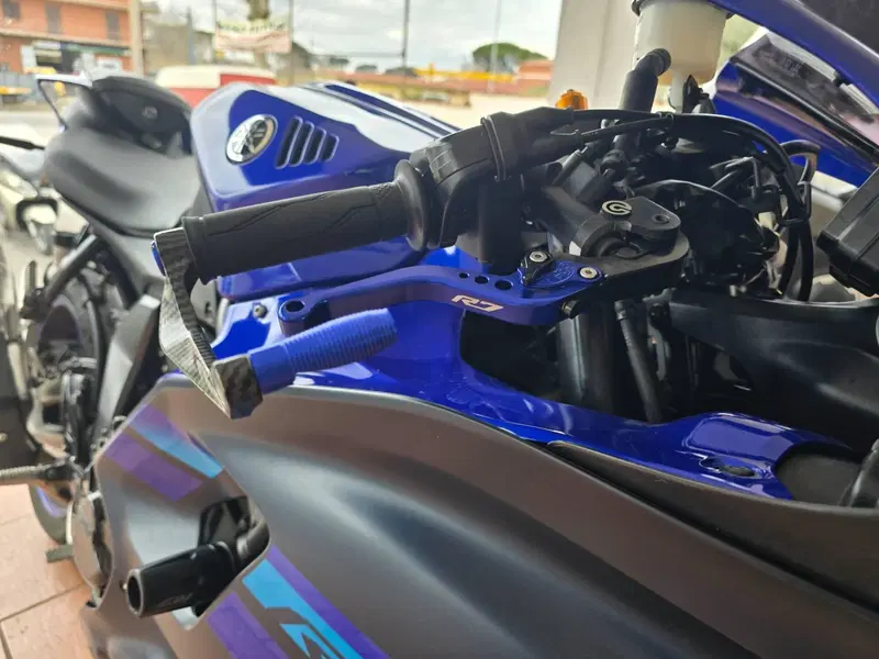 Yamaha YZF R7 (2021 - 25) (10)