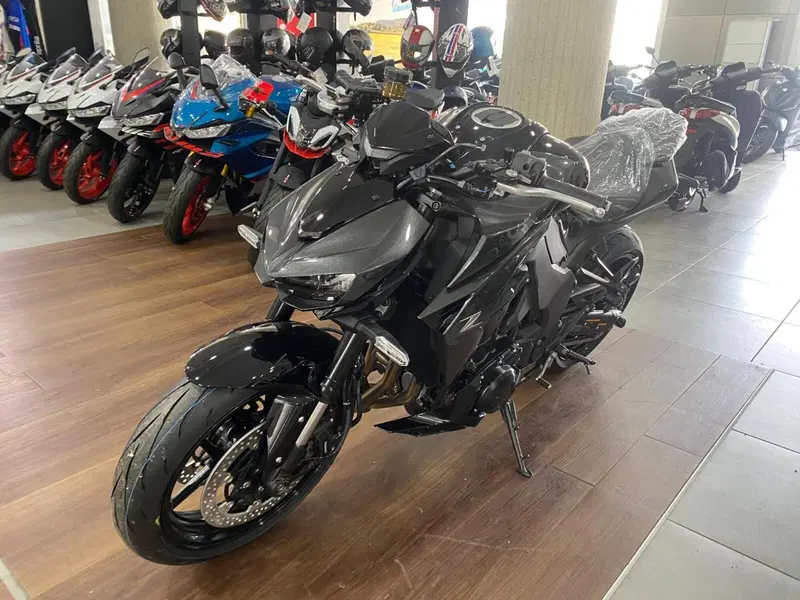 Kawasaki Z 1100 (2026) (3)