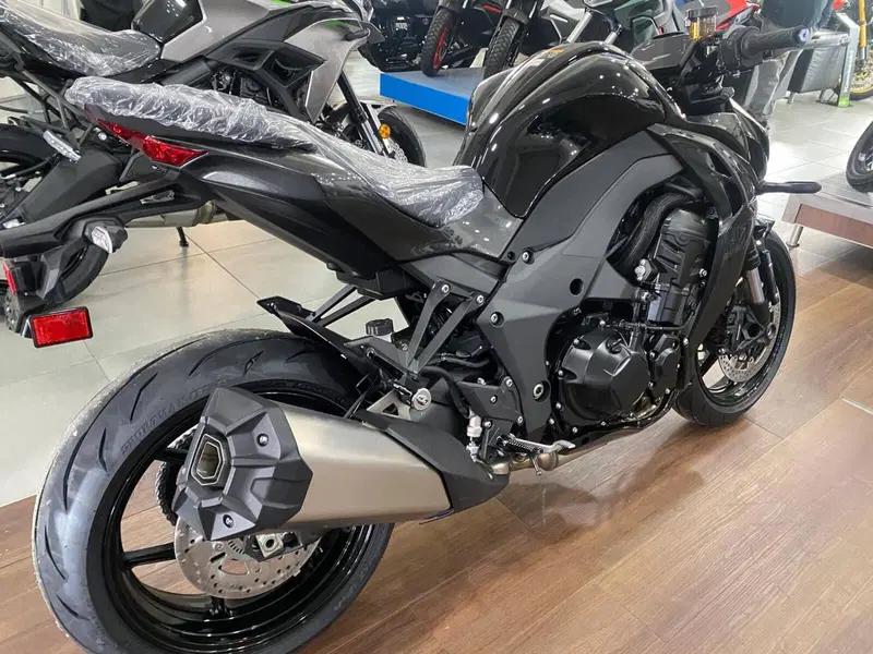 Kawasaki Z 1100 (2026) (4)