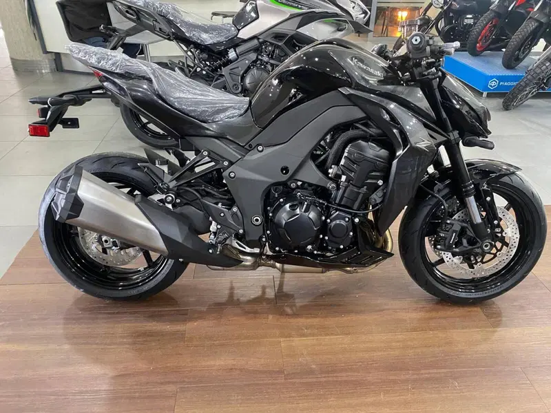 Kawasaki Z 1100 (2026) (2)